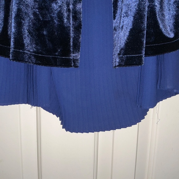 Top - Picture 3 of 4